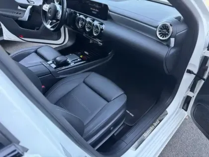 Photo 17 Mercedes Classe A 250 e AMG Line