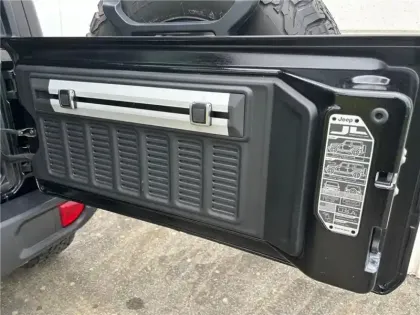 Photo 25 Jeep Wrangler UNLIMITED 4XE 2.0 L T 380 CH PHEV 4X4 BVA8