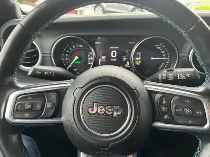 Photo 7 Jeep Wrangler UNLIMITED 4XE 2.0 L T 380 CH PHEV 4X4 BVA8