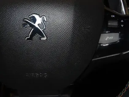 Photo 14 Peugeot 308  1.2 PureTech 130ch E6.c S&S Tech Edition EAT8