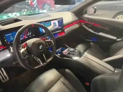 Photo 14 BMW Serie 5 M5 Touring 4.4 V8 PHEV 727ch (585+197)