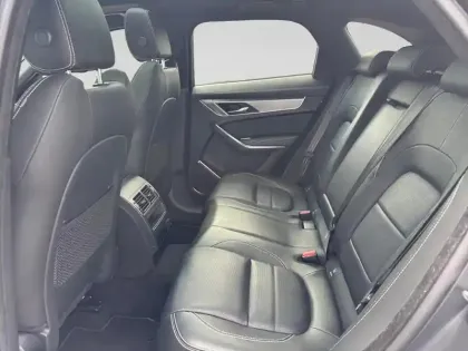 Photo 10 Jaguar F-Pace  P400e Plug-in-Hybrid R-Dynamic SE BVA8 AWD