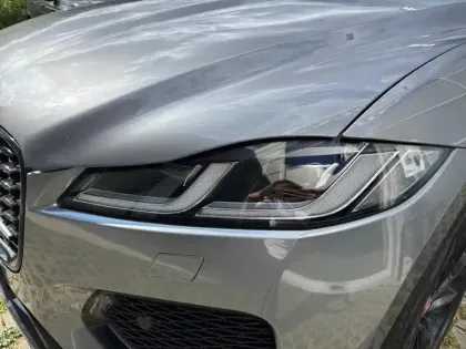 Photo 12 Jaguar F-Pace  P400e Plug-in-Hybrid R-Dynamic SE BVA8 AWD