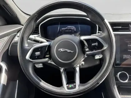 Photo 11 Jaguar F-Pace  P400e Plug-in-Hybrid R-Dynamic SE BVA8 AWD