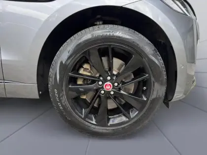 Photo 9 Jaguar F-Pace  P400e Plug-in-Hybrid R-Dynamic SE BVA8 AWD