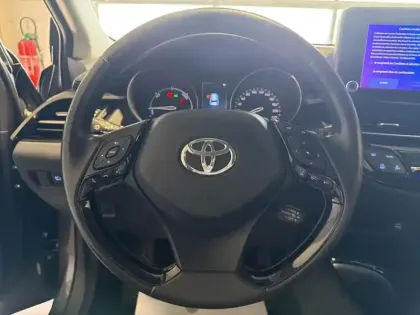Photo 11 Toyota C-HR  2.0 Hybride 184ch Collection E-CVT