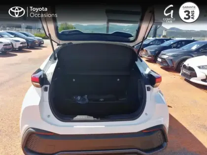 Photo 9 Toyota C-HR  1.8 Hybride 140ch Dynamic NG23