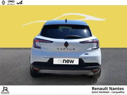 Photo 5 Renault Captur  1.6 E-Tech full hybrid 145ch esprit Alpine-Pack Safety & driving