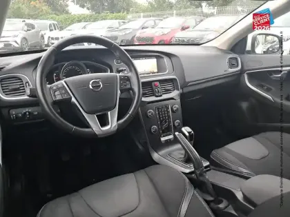 Photo 14 Volvo V40  T2 122ch Momentum