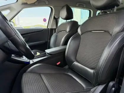 Photo 14 Renault Grand Scenic III Intens Blue dCi 120 EDC