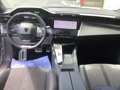 Photo 12 Peugeot 308 Hybrid 136 e-DCS6 GT