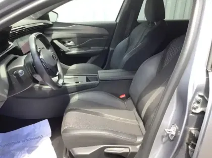 Photo 10 Peugeot 308 Hybrid 136 e-DCS6 GT