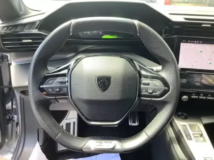 Photo 17 Peugeot 308 Hybrid 136 e-DCS6 GT