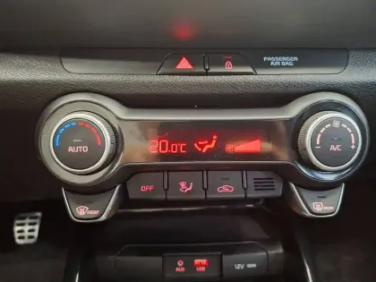 Photo 26 Kia Stonic  1.0 T-GDi 120 ch ISG BVM6