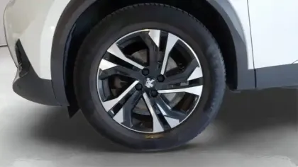 Photo 10 Peugeot 2008  BlueHDi 130 S&S EAT8