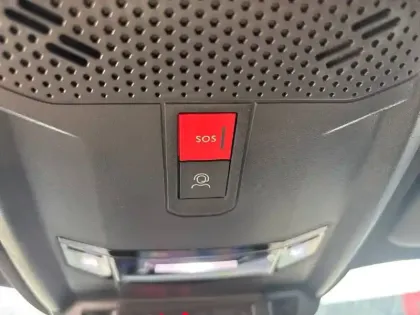 Photo 19 Peugeot 2008  Hybrid 145 e-DCS6