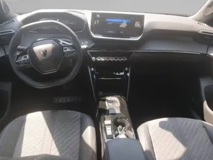 Photo 7 Peugeot 2008  Hybrid 145 e-DCS6