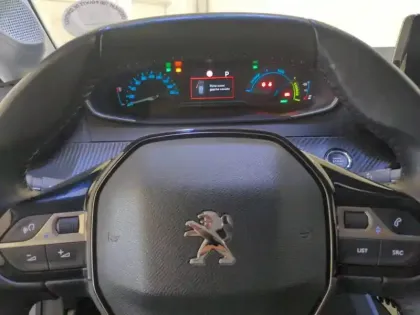 Photo 19 Peugeot 208  Electrique 50 kWh 136ch