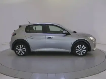 Photo 8 Peugeot 208  Electrique 50 kWh 136ch