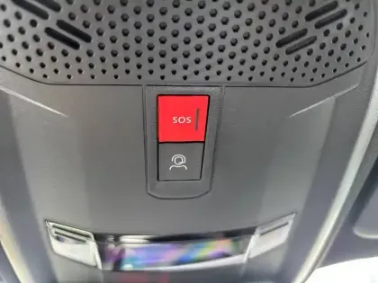 Photo 19 Peugeot 2008  Hybrid 145 e-DCS6