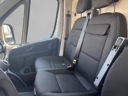 Photo 11 Peugeot Boxer  FGN 3.3 T D L2H2 140 CH MANUELLE