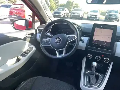 Photo 6 Renault Clio  E-Tech 140