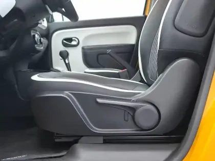 Photo 25 Renault Twingo  III E-Tech