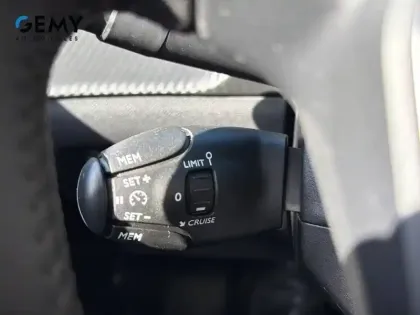 Photo 19 Peugeot 208  PureTech 100 S&S BVM6