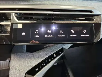 Photo 18 Peugeot 3008  Plug-in Hybrid 225 e-DCS7