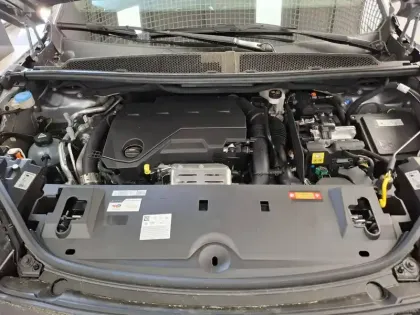 Photo 26 Peugeot 3008  Plug-in Hybrid 225 e-DCS7