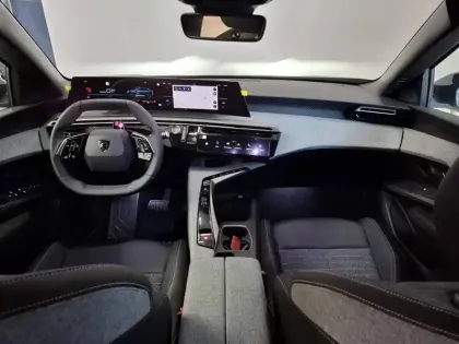 Photo 8 Peugeot 3008  Plug-in Hybrid 225 e-DCS7