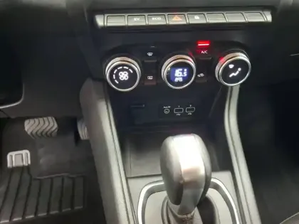 Photo 36 Renault Captur  E-Tech full hybrid 145