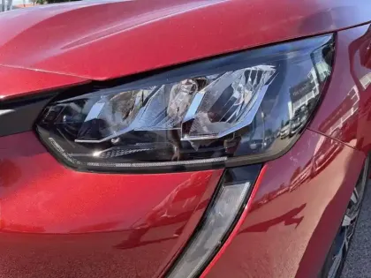Photo 10 Peugeot 208  PureTech 75 S&S BVM5
