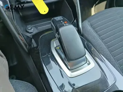 Photo 17 Peugeot 208  Electrique 50 kWh 136ch