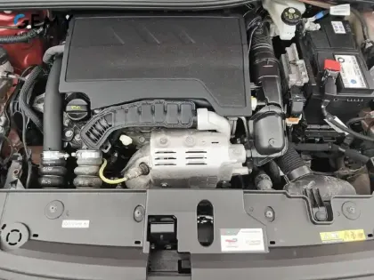 Photo 11 Peugeot 208  PureTech 100 S&S BVM6