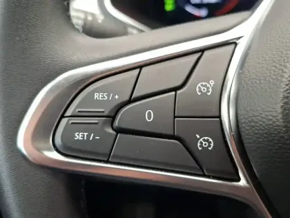 Photo 35 Renault Captur  E-Tech full hybrid 145