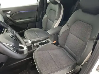Photo 9 Renault Captur  E-Tech full hybrid 145
