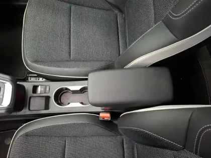 Photo 24 Renault Captur  E-Tech full hybrid 145