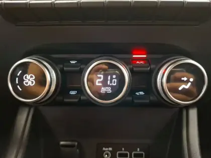 Photo 28 Renault Captur  E-Tech full hybrid 145