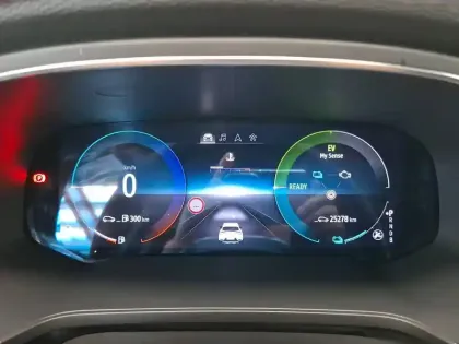 Photo 33 Renault Captur  E-Tech full hybrid 145