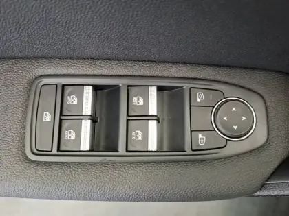 Photo 15 Renault Captur  E-Tech full hybrid 145