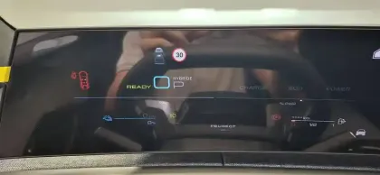 Photo 23 Peugeot 5008  Plug-in Hybrid 225 ch e-DCS7