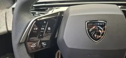 Photo 24 Peugeot 5008  Plug-in Hybrid 225 ch e-DCS7