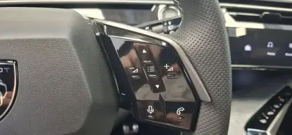 Photo 25 Peugeot 5008  Plug-in Hybrid 225 ch e-DCS7