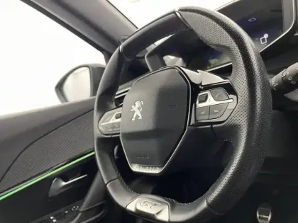 Photo 14 Peugeot 2008  PureTech 130 S&S BVM6