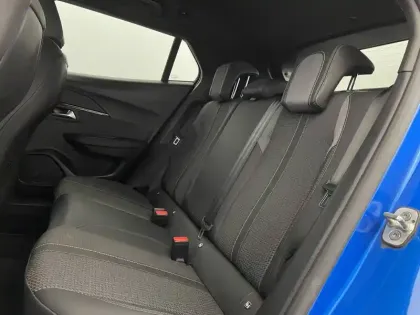 Photo 22 Peugeot 2008  PureTech 130 S&S BVM6