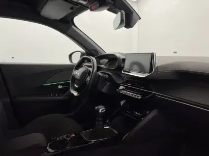 Photo 24 Peugeot 2008  PureTech 130 S&S BVM6