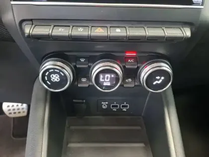 Photo 26 Renault Captur  E-Tech Plug-in 160 - 21B