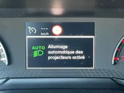 Photo 9 Peugeot 208  1.2 PureTech 100ch S&S Style
