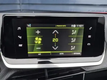 Photo 14 Peugeot 2008  1.2 PureTech 130ch S&S Allure EAT8